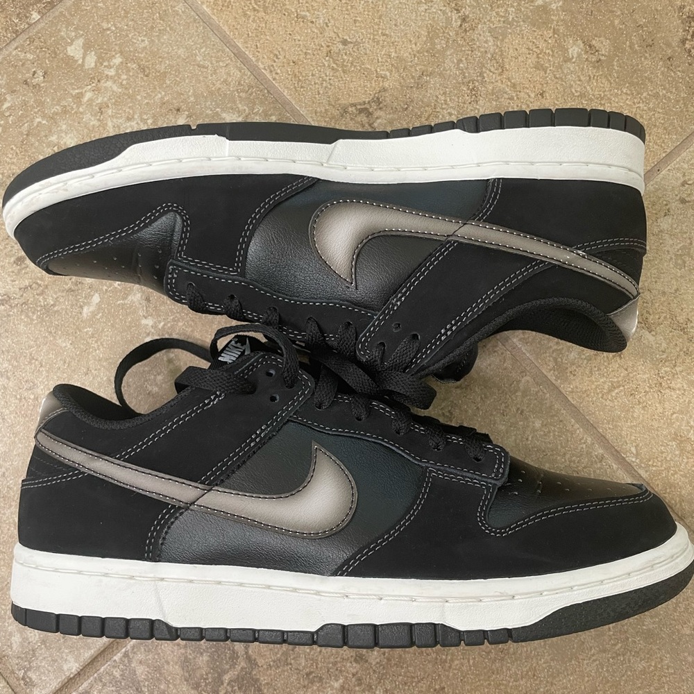 Nike Dunk Low “Airbrush Swoosh”
